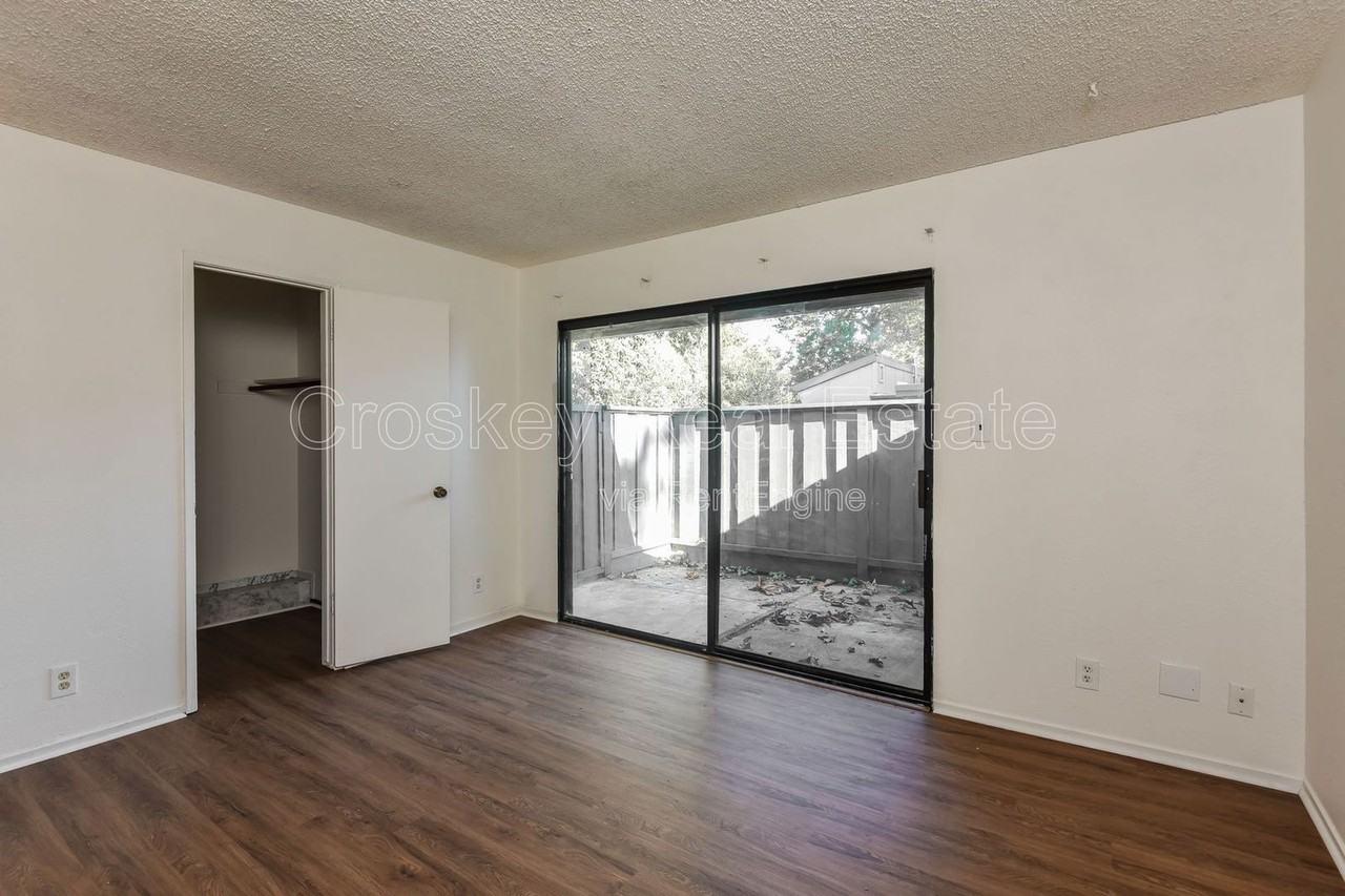 1155 Kenwal Rd - Photo 3 of 17