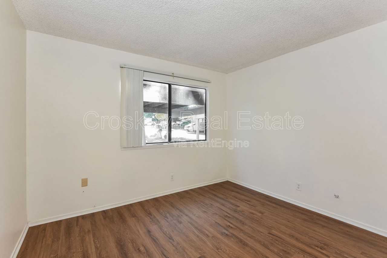 1155 Kenwal Rd - Photo 4 of 17