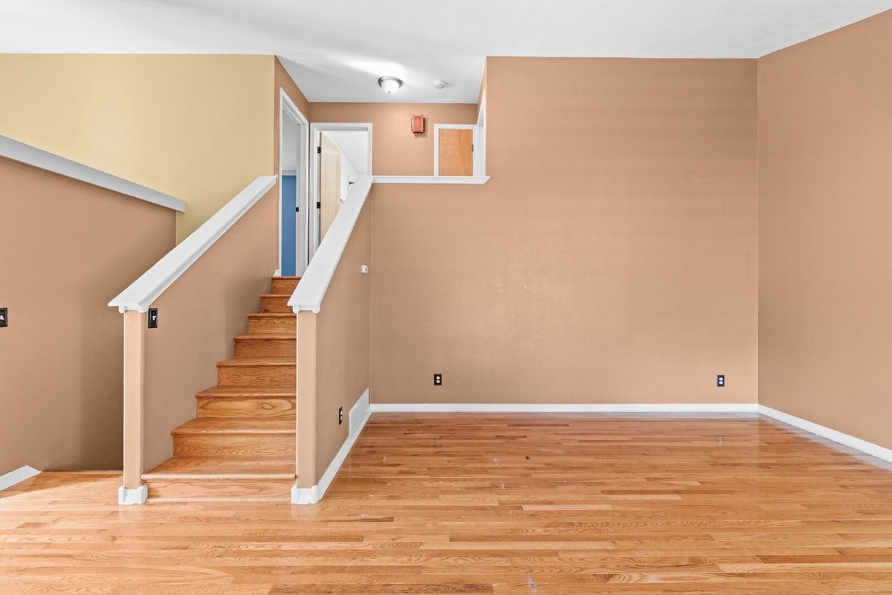 23303 East Maxwell Avenue - Photo 5 of 29