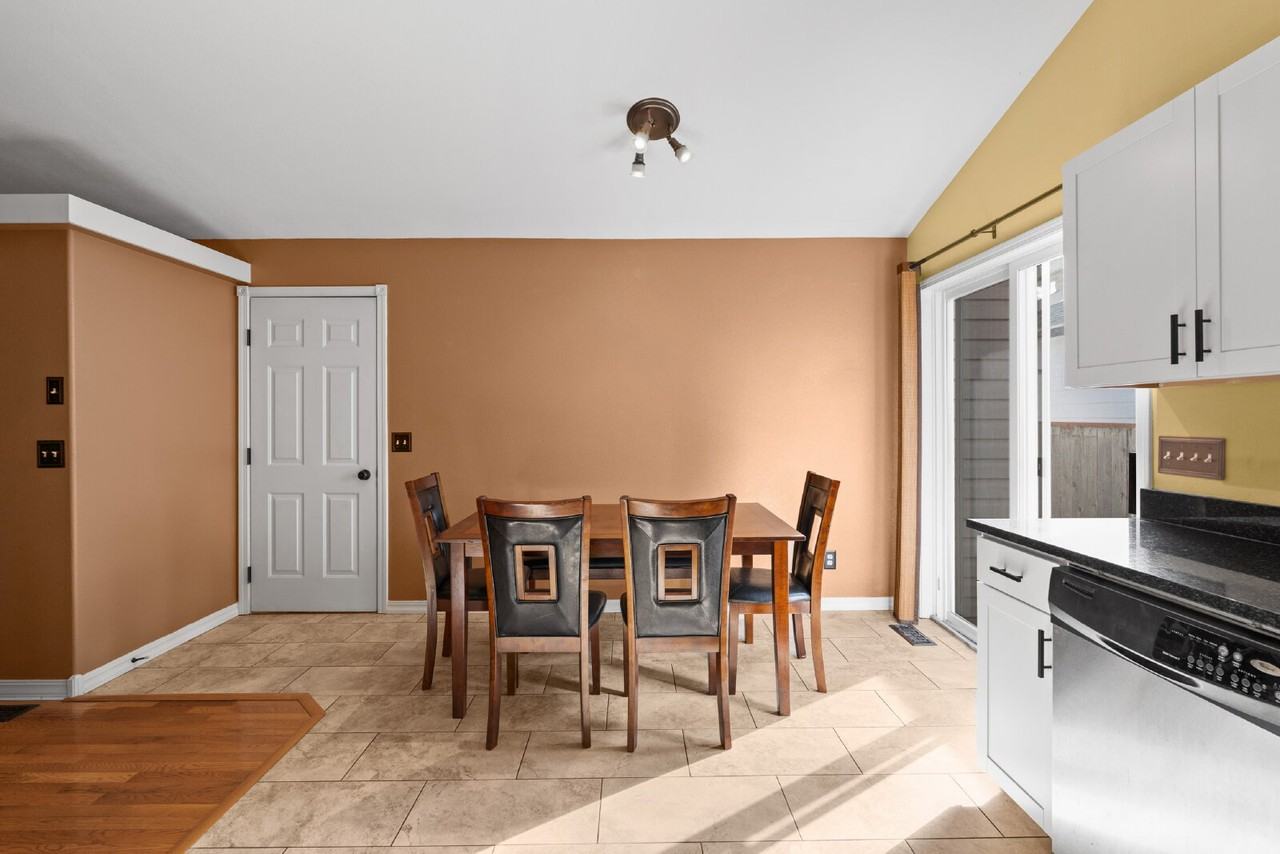 23303 East Maxwell Avenue - Photo 7 of 29