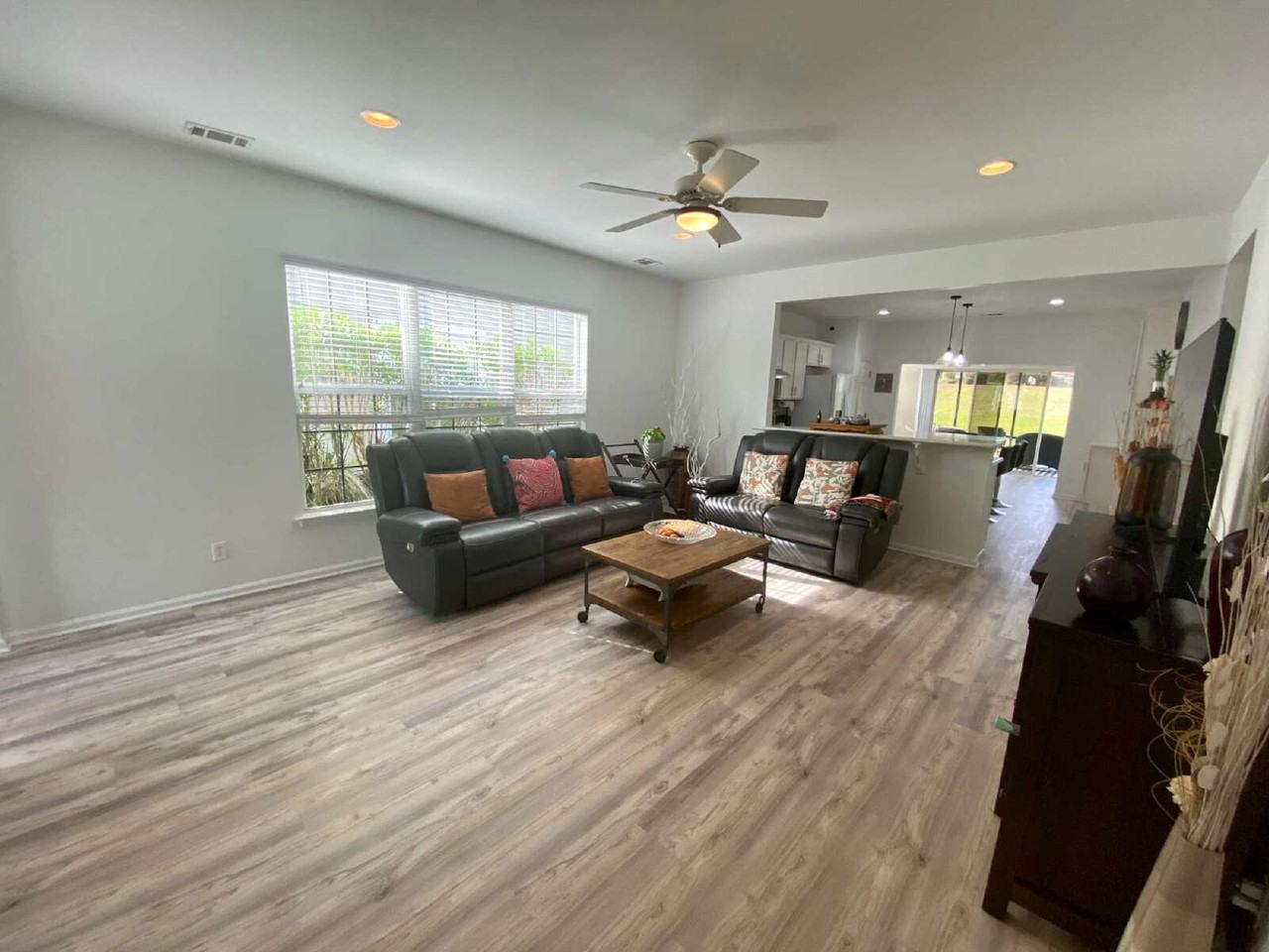 124 Honesty Ln - Photo 2 of 12