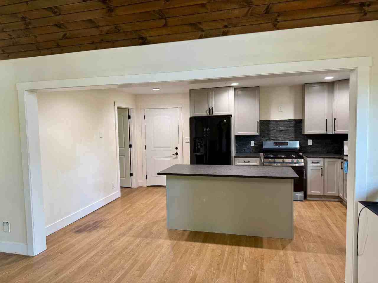 1125 Warfield Blvd - Photo 6 of 13