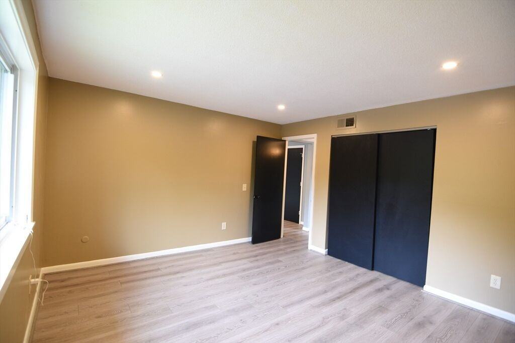 176 Maple Ave #27-1 - Photo 5 of 9