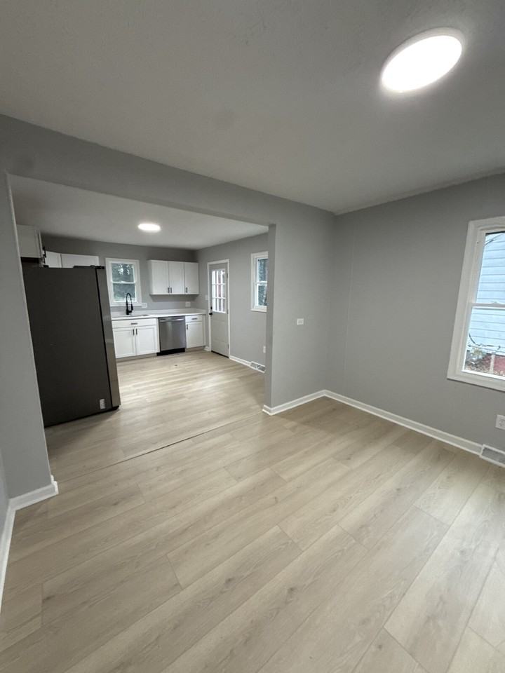 1113 Brandon Rd - Photo 5 of 10