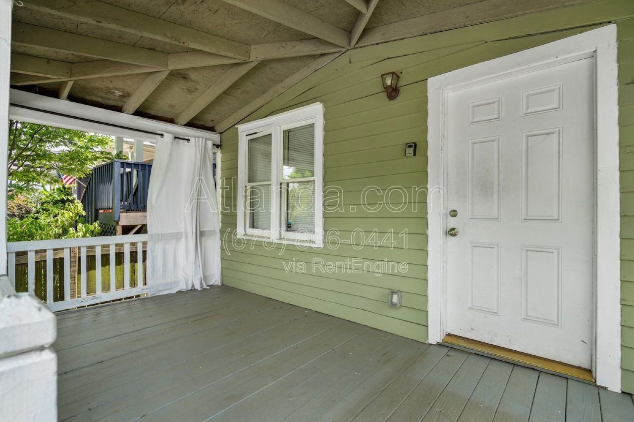 153 Little St Se - Photo 2 of 19