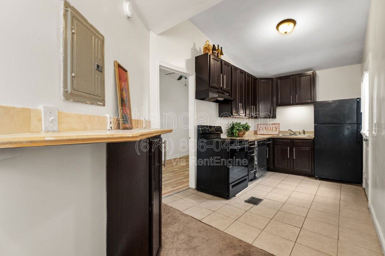 153 Little St Se - Photo 4 of 19