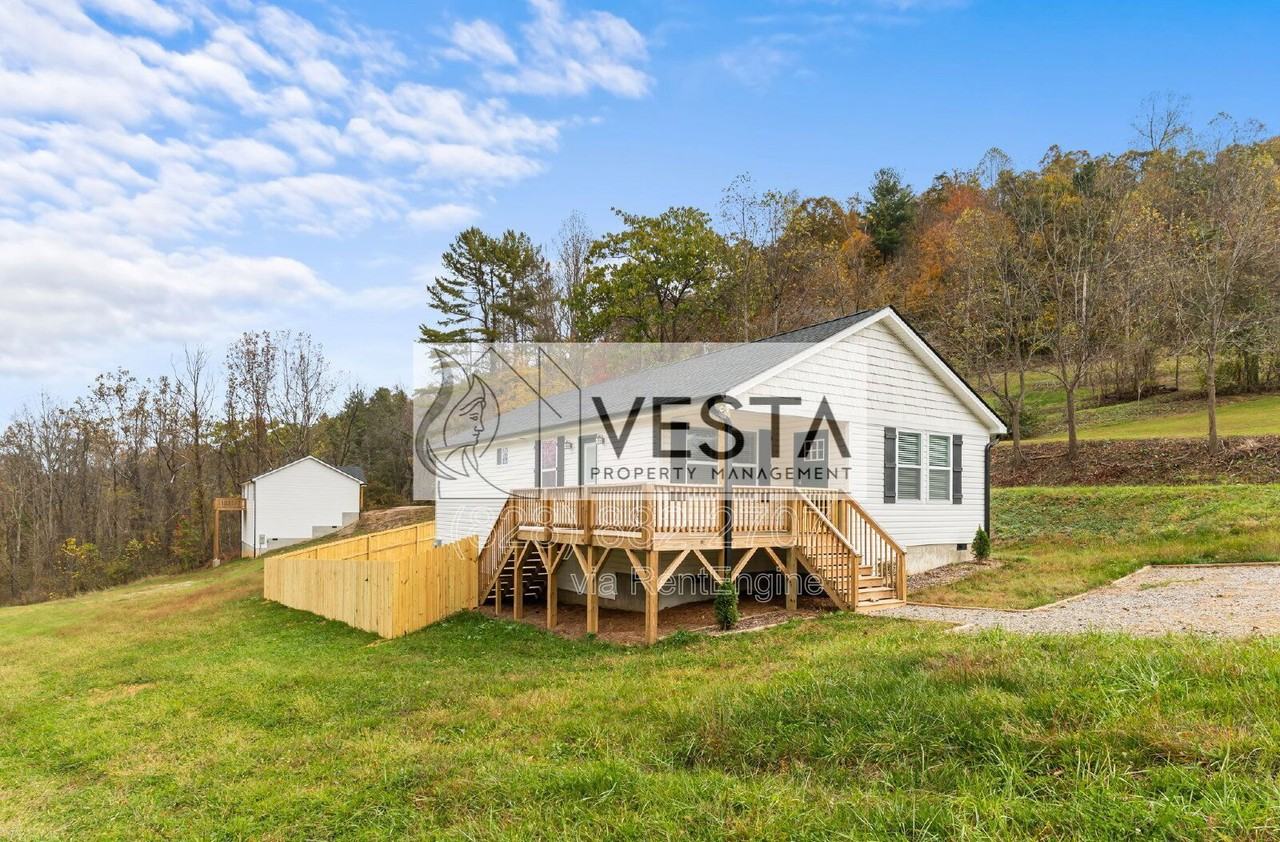 4 Meadows Town Road - Photo 2 of 33