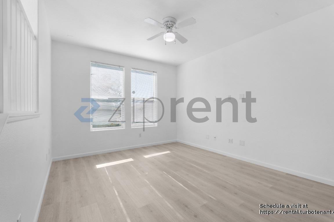 10923 Tower Park Dr - Photo 4 of 22