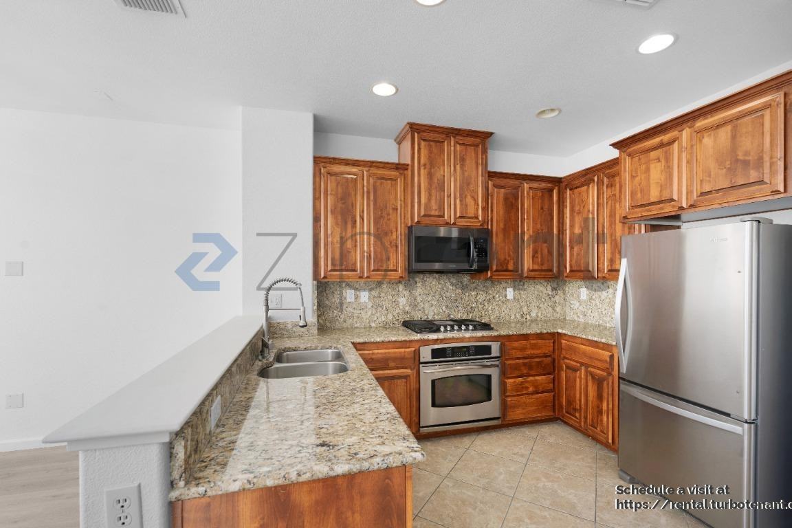 10923 Tower Park Dr - Photo 6 of 22