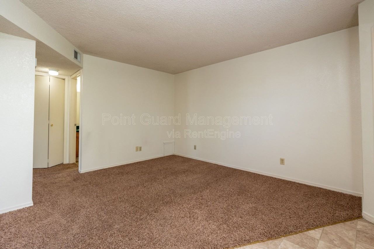 1903 E 24th Ave #B6 - Photo 6 of 17