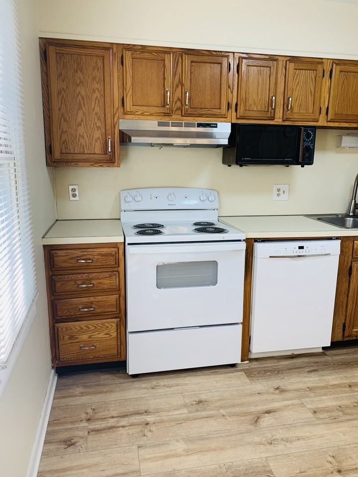 64 Queen Ave #64 - Photo 2 of 5