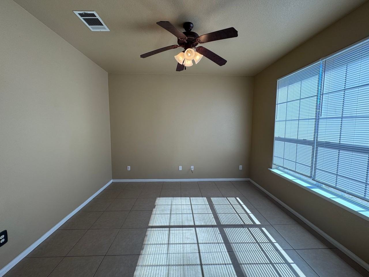 507 Taurus Dr - Photo 2 of 34