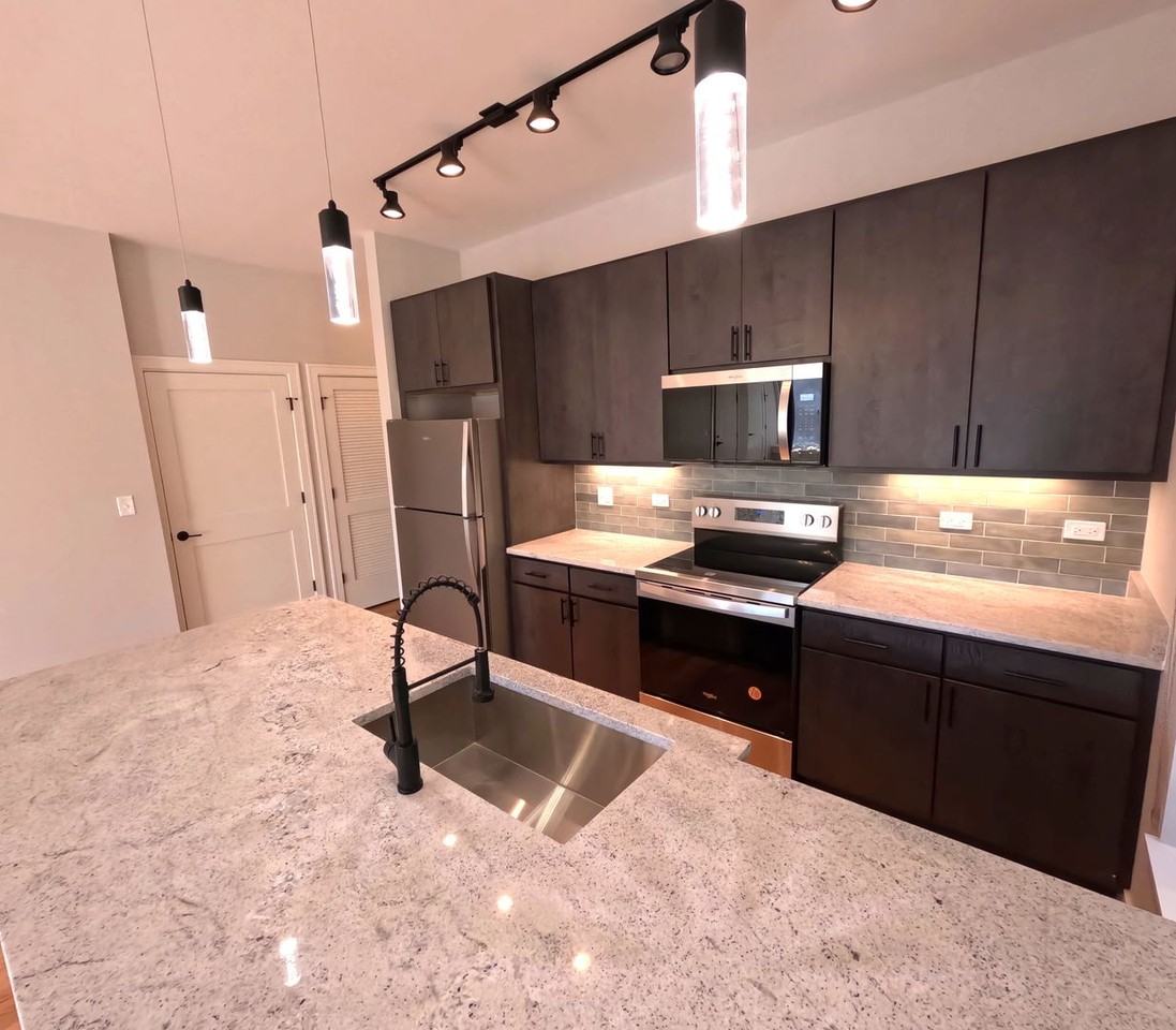 2100 W 18th Place - Photo 2 of 26