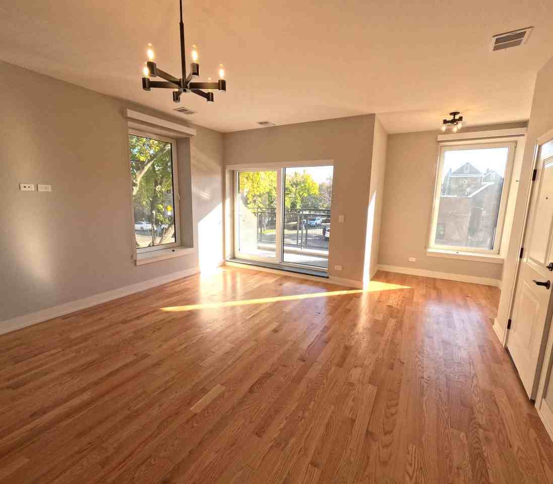 2100 W 18th Place - Photo 4 of 26