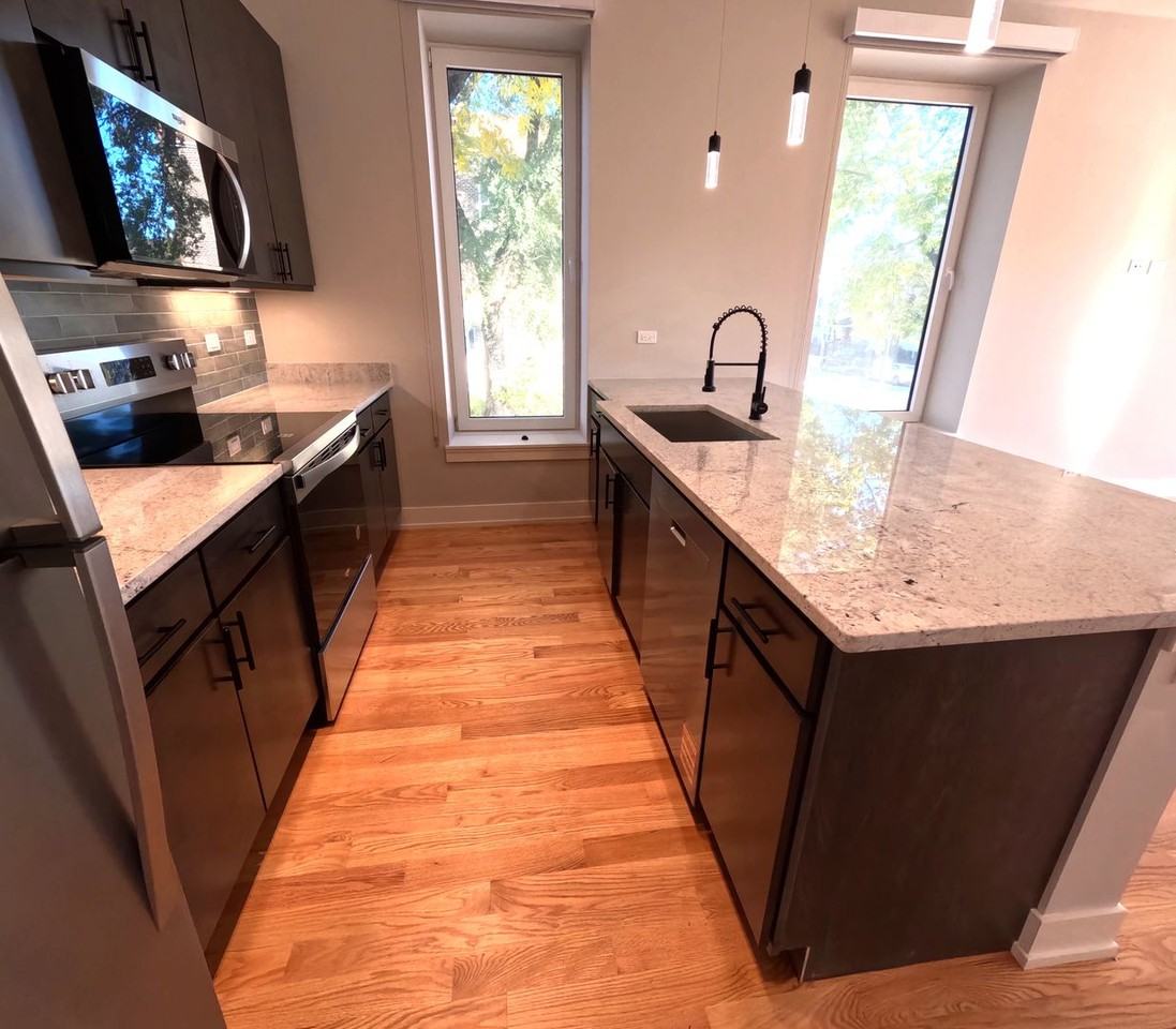 2100 W 18th Place - Photo 5 of 26