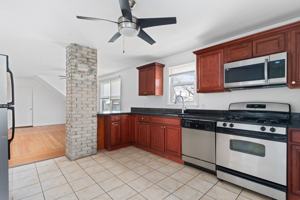 featured image of 121 Grove St #3