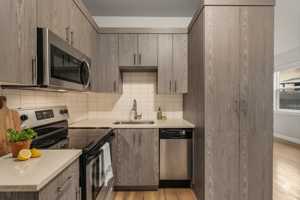 featured image of 424 Ne Stafford St