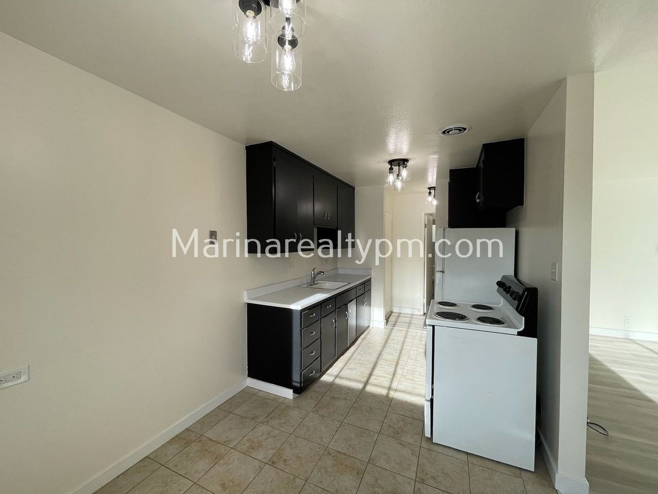 129-191 Hilborn St. - Photo 2 of 40