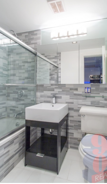 218 E 11th St #1A - Photo 2 of 7