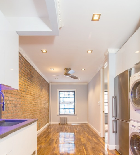 218 E 11th St #1A - Photo 3 of 7