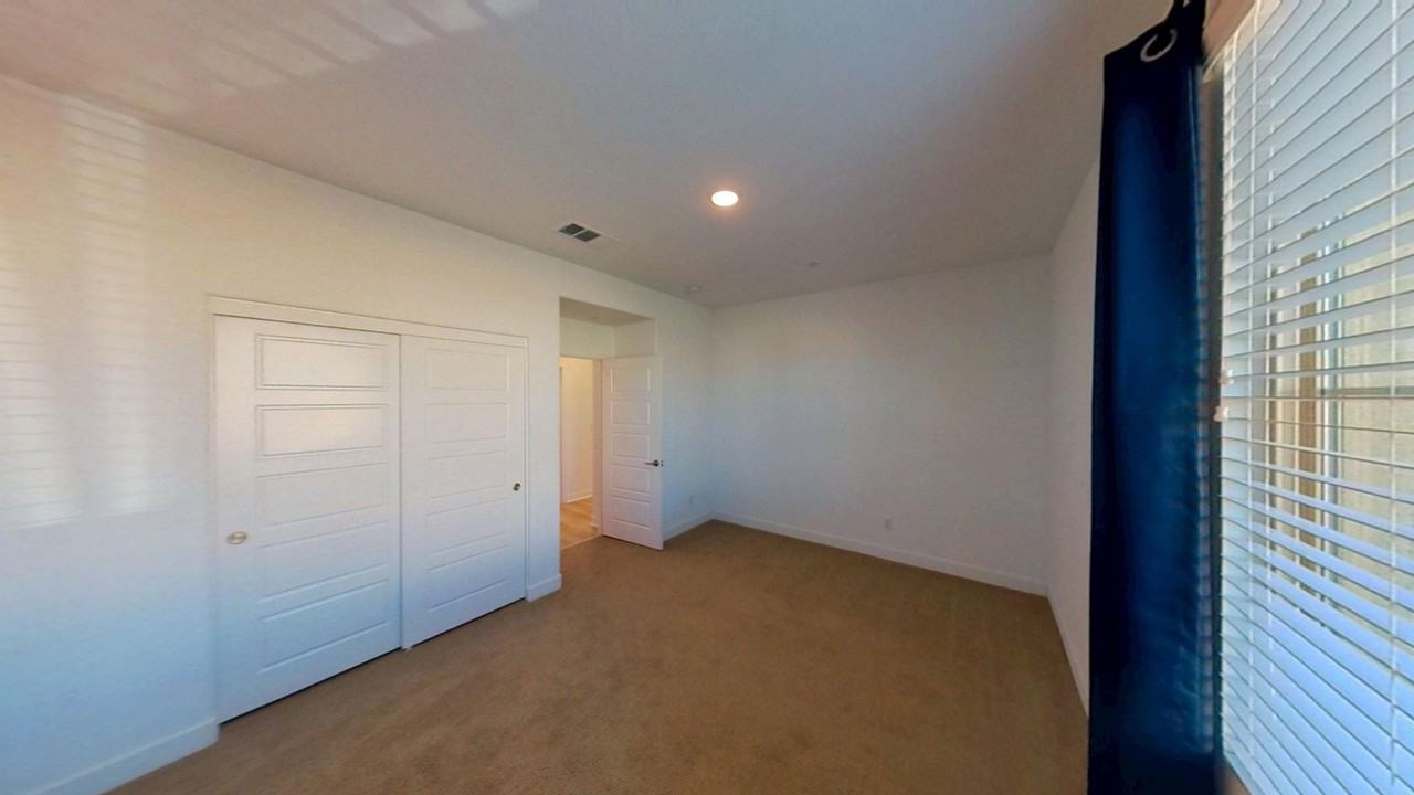 1627 Village Green Way - Photo 4 of 15