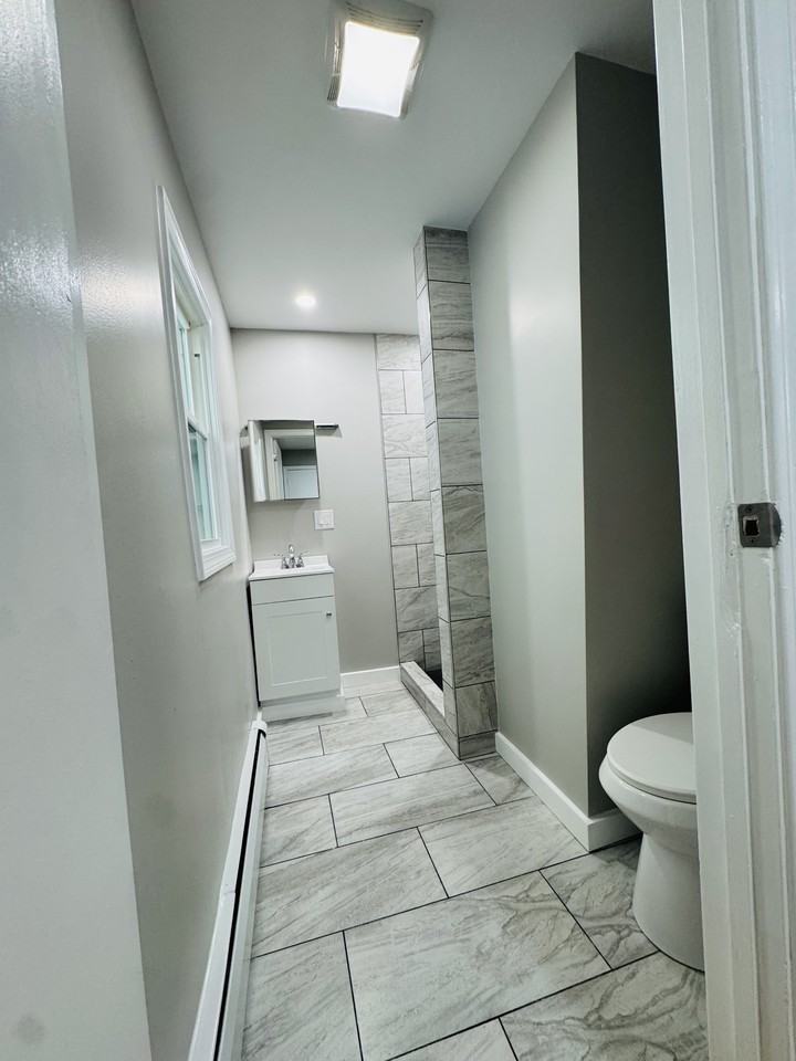 123 Kimberly Ave #3 - Photo 5 of 19