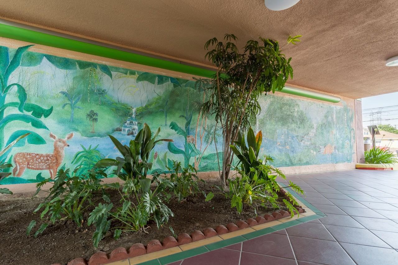 17908 Woodruff Avenue - Photo 4 of 35