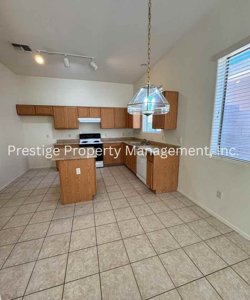 576 East Painted Pueblo Drive - Photo 3 of 29