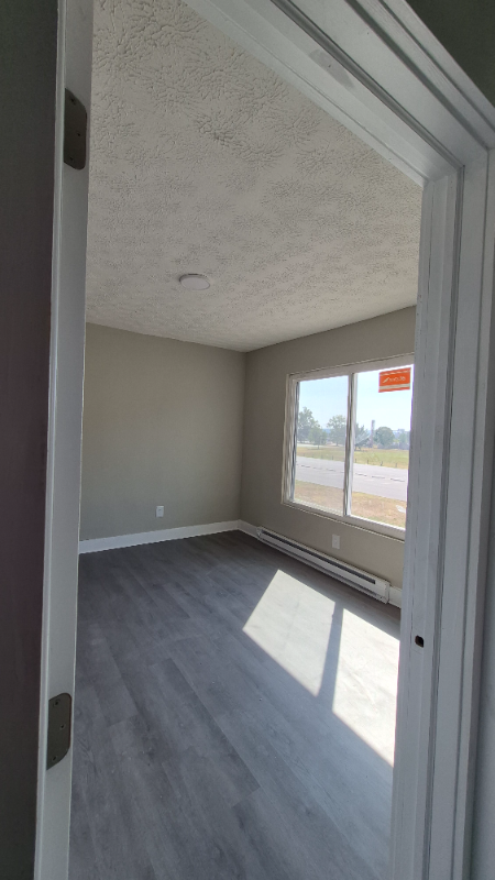 916 Riverview Ter - Photo 3 of 15