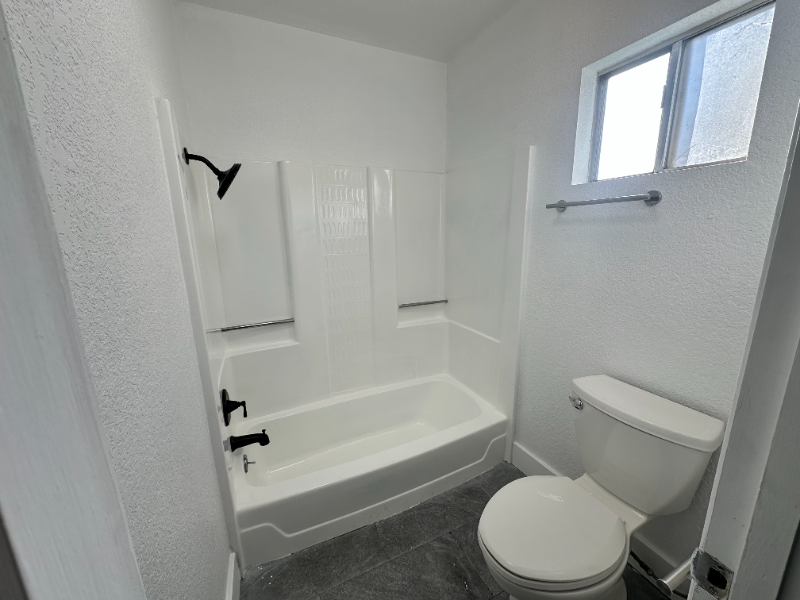 1078 E White Mountain Blvd #32