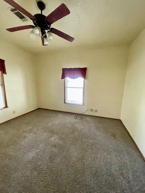 1914 Ross Ave - Photo 5 of 15