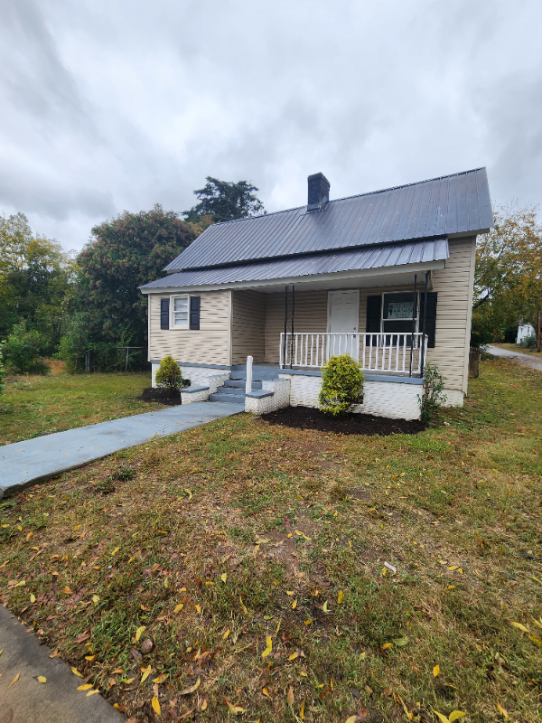 237 Poole Street - Photo 2 of 20