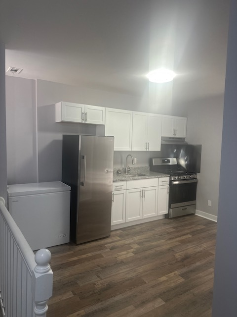 1121 Whitelock Street - Photo 4 of 13