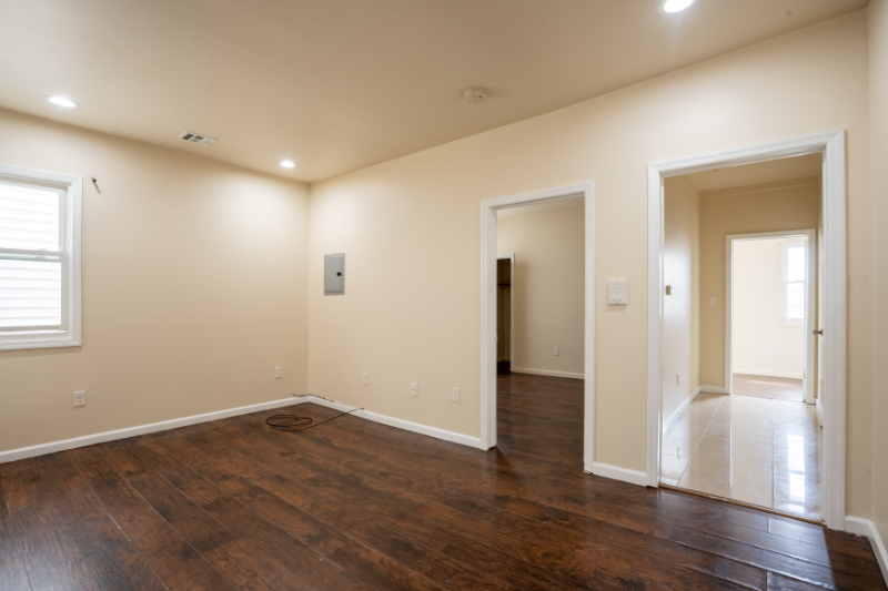 467 Hawthorne Ave #2 - Photo 2 of 19