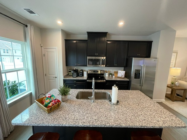 420 Park Ave #8 - Photo 2 of 18