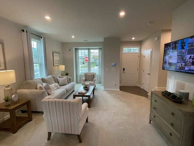 420 Park Ave #8 - Photo 3 of 18