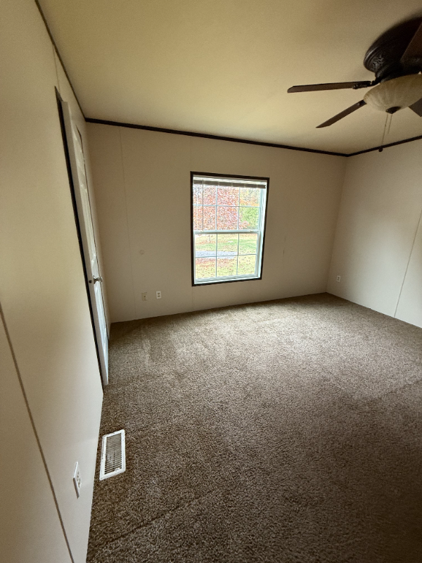 367 Parker Lake Dr - Photo 2 of 3