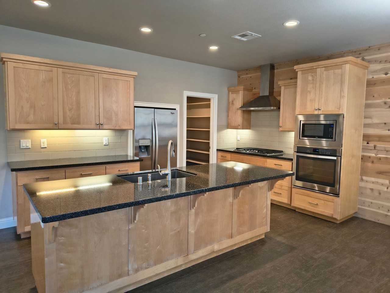 1365 Browning St - Photo 2 of 22