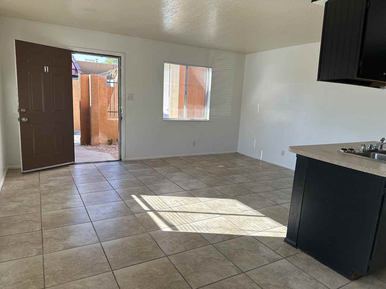 Updated 1 and 2 Bedroom Apartments - Photo 2 of 6