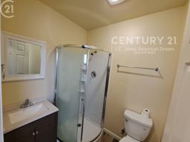 featured image of 243 N Holly St