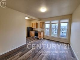 featured image of 243 N Holly St