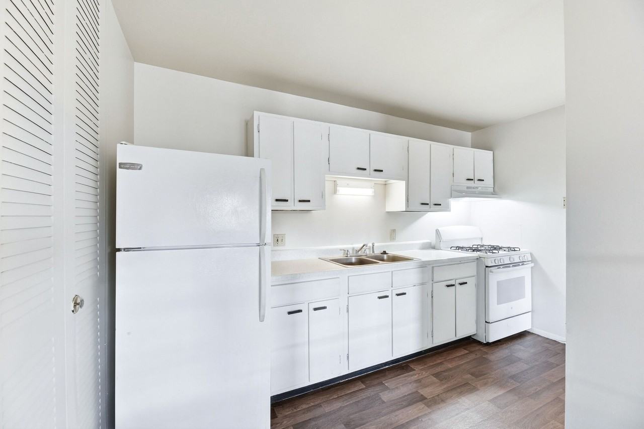 The Reserve at Pin Oak Apartments - Photo 4 of 32