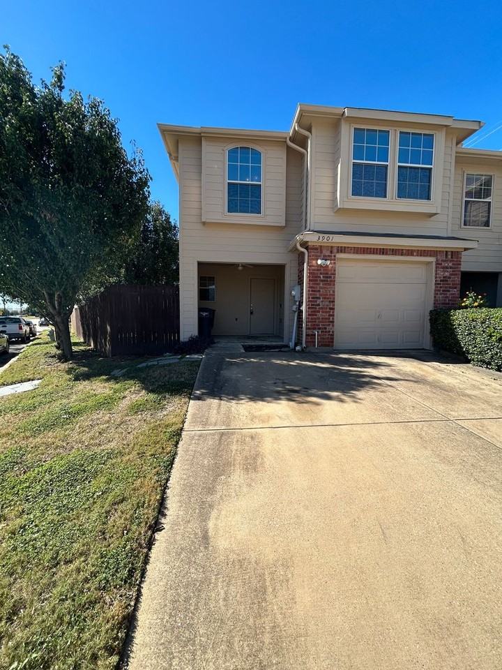 3901 Oceanside Drive - Photo 3 of 50