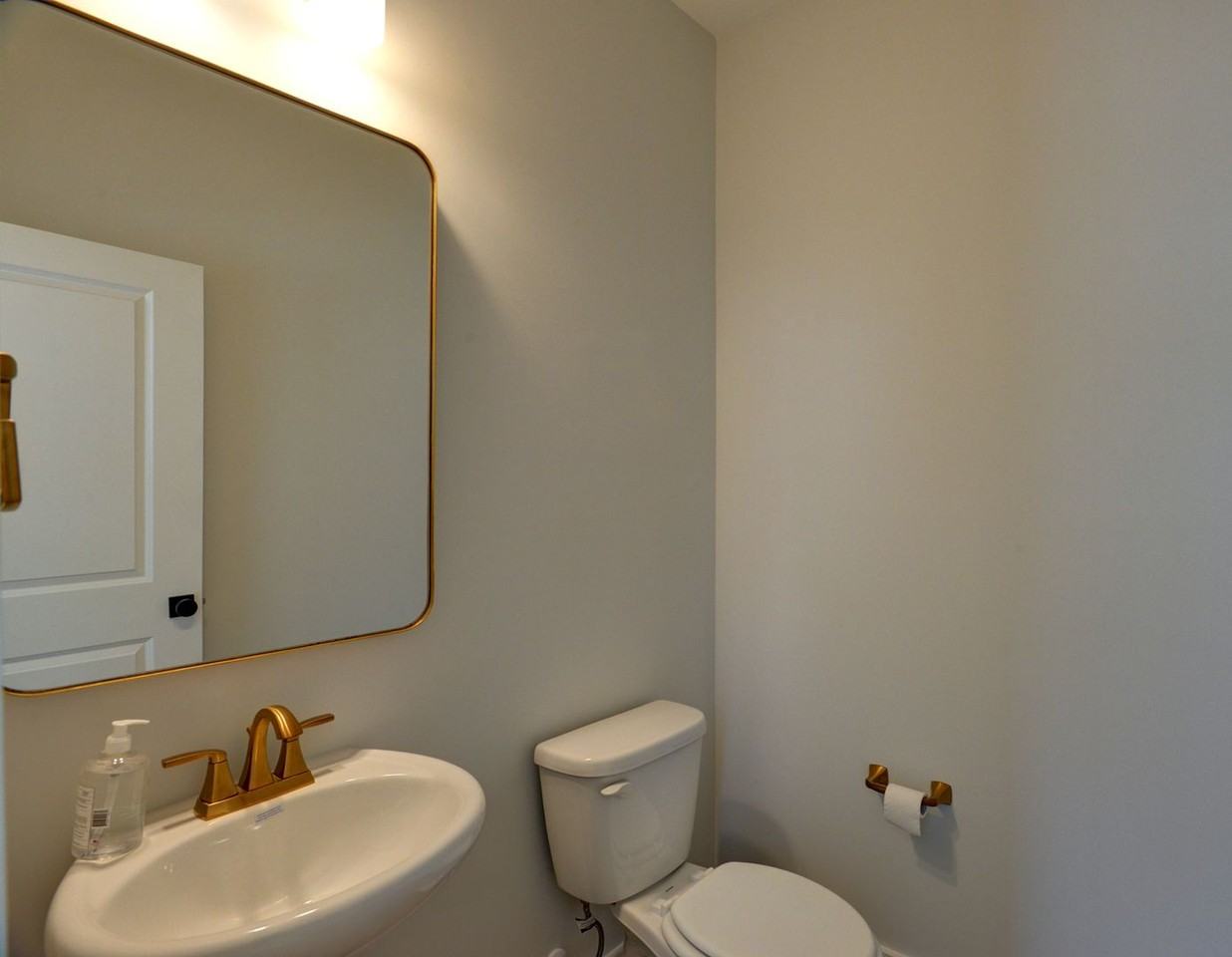 2027 Blue Bayou Boulevard - Photo 4 of 40