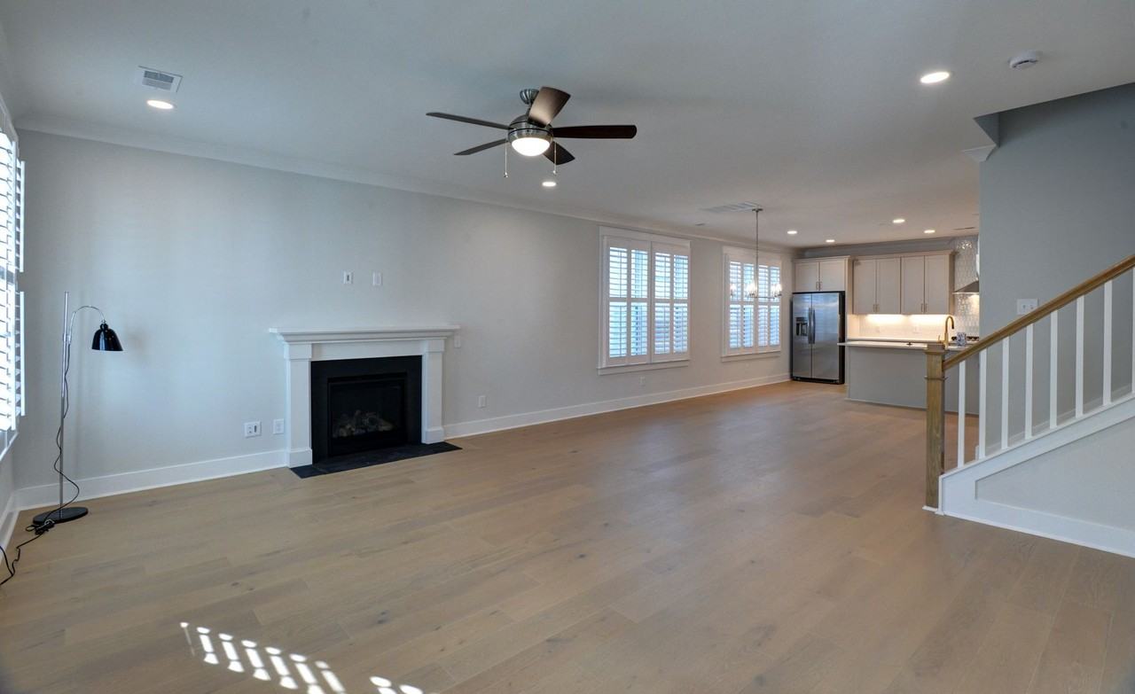 2027 Blue Bayou Boulevard - Photo 5 of 40