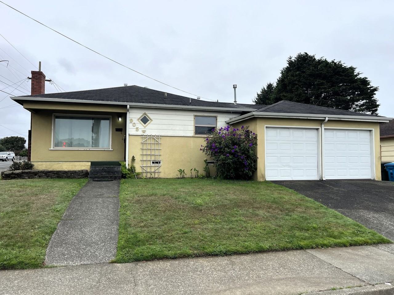 905 West Harris Street - Photo 2 of 17