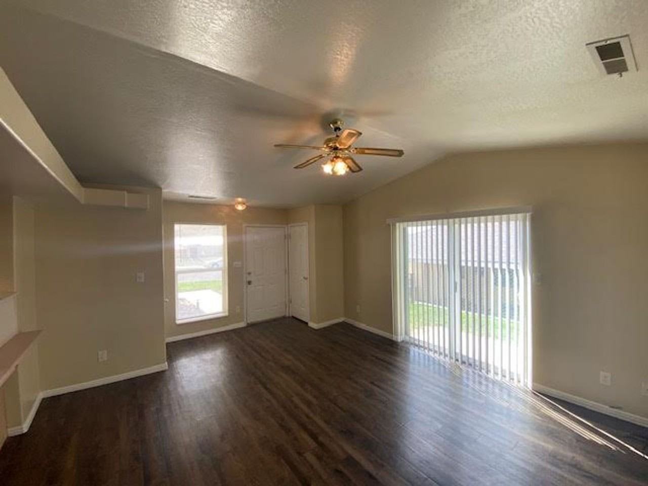 525 E 2015 N - Photo 3 of 20