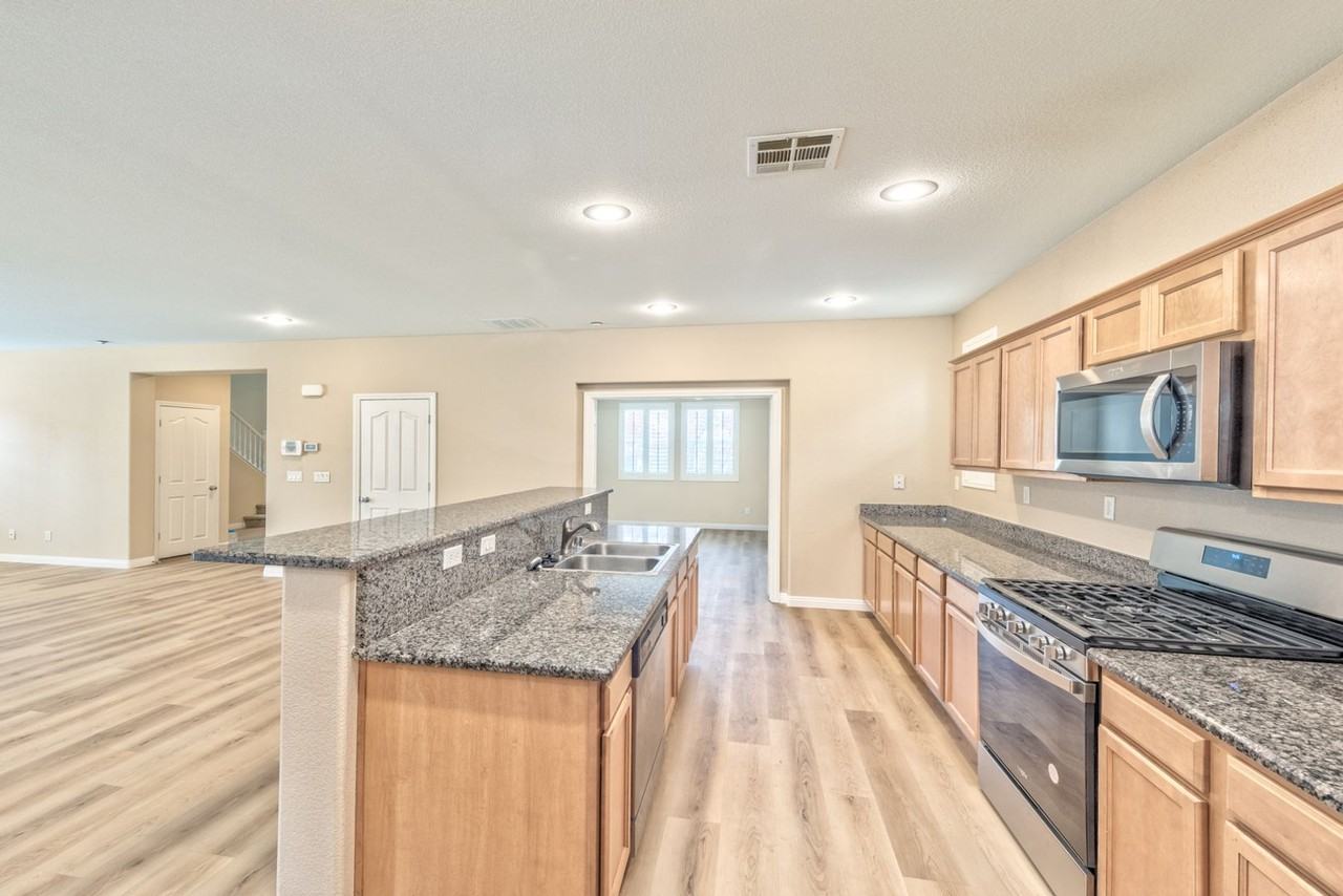 3225 Jevonda Avenue - Photo 4 of 16