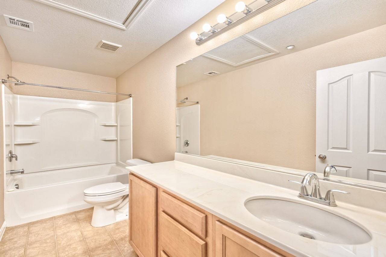 3225 Jevonda Avenue - Photo 6 of 16