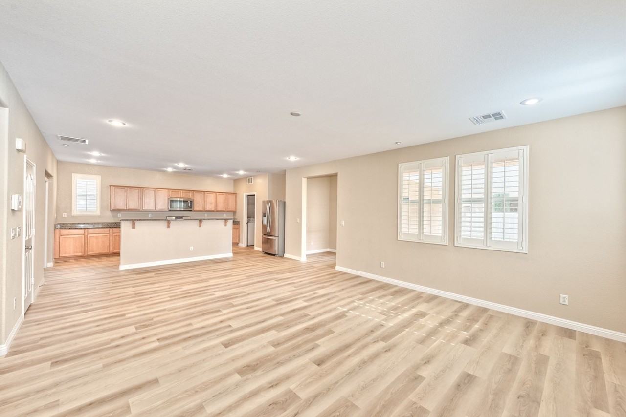 3225 Jevonda Avenue - Photo 7 of 16